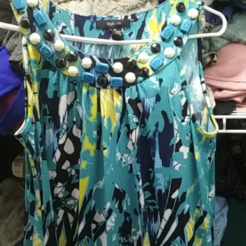 Sleeveless short dress